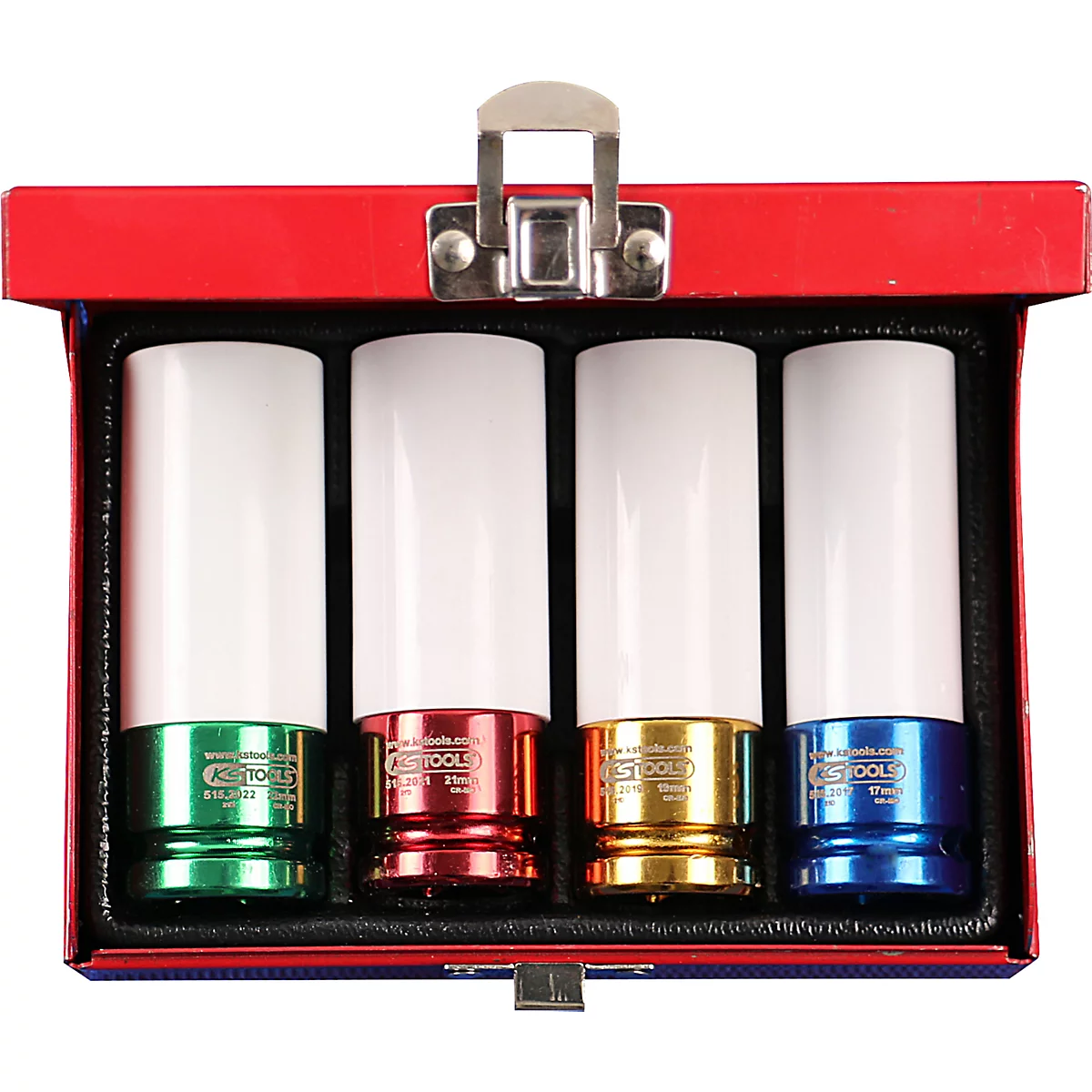 Ein roter Werkzeugkasten mit vier farbigen Steckschlüsseleinsätzen. Die Einsätze sind weiß und haben farbige Böden: grün, rot, gold und blau.